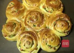 Illustration of how to make ham and chive flower-shaped bread 15