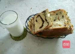 Illustration of how to make bean paste bread in bread machine 6