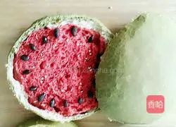 Illustration of how to make watermelon bread 15