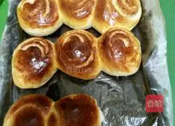 Coconut Soft Bread Recipe Illustration 12