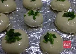 Illustration of making butter-free meat floss bread 21