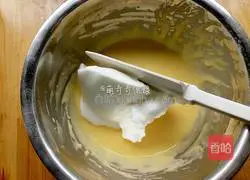 Illustration of how to make meat floss cake 9