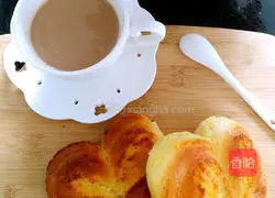 Heart-shaped coconut buns recipe 16