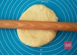 Illustration of how to make bean paste toast bread 7