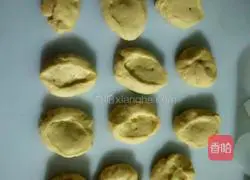 Illustration of how to make coconut buns 6