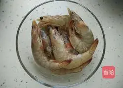 Illustration of how to make golden salad with anchovy shrimp 1