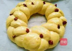  Illustration of how to make garland bread 12