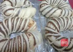 Illustration of how to make bean paste roll bread 6