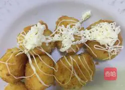 Illustration of how to make salad mashed potato balls 9