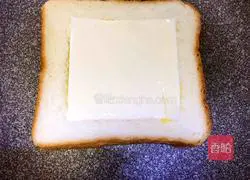 Illustration of how to make breakfast egg cheese bread 7