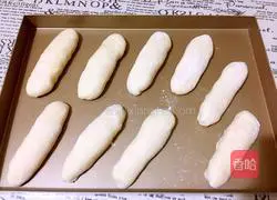 Illustration of how to make seaweed and meat floss bread 16