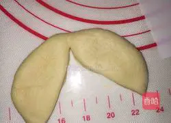 Illustration of how to make sunflower breakfast bagels 8