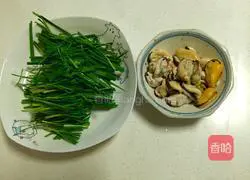 Chives Illustration of how to make stir-fried mussels 3