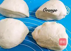Illustration of how to make flower-shaped gift bread 4