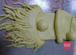 Cute Santa Bread Recipe Illustration 11