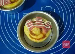 Illustration of how to make meat floss and ham rolls 17