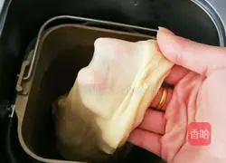  Illustration of how to make bean paste toast bread 4