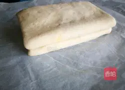 Illustration of how to make Danish crispy bread rolls 8