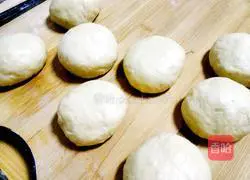 Illustration of how to make small bread 8