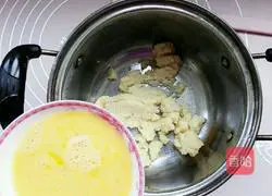 Illustration of how to make stuffed caterpillar bread 10