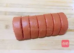 Illustration of how to make red yeast powder cream cake roll 19