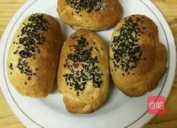 Illustration of making homemade whole wheat bread 16