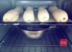 Illustration of how to make ham and cheese bread 11