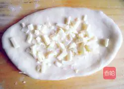 Illustration of how to make ham and cheese bread 7