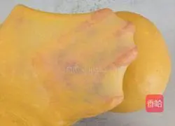Illustration of how to make pumpkin bean paste hand-pulled bread 2
