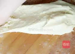 Illustration of how to make caterpillar bread 7