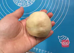 Illustration of how to make bean paste bread 12