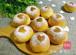 Illustration of how to make love buns 19