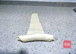 Illustration of how to make croissants 9