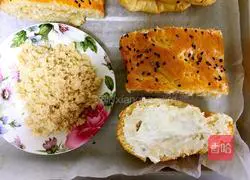 Illustration of how to make meat floss rolls 19