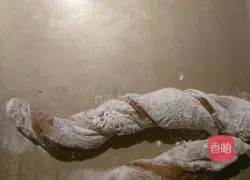 Michelle Illustration of how to make Ercoco bread 11