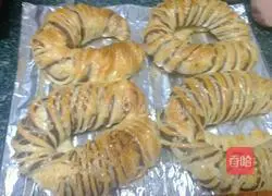 Illustration of how to make bean paste roll bread 8