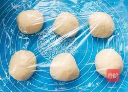 Full Illustration of how to make wheat sausage buns 4