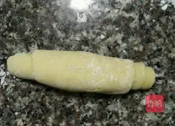 Illustration of how to make croissants 9