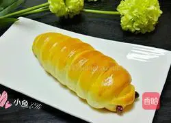 Illustration of how to make caterpillar bread 18