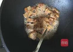 Illustration of how to make twice-cooked pork with black bean sauce 5 