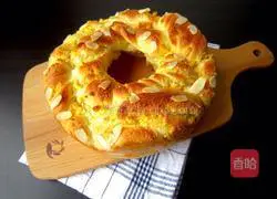 Illustration of how to make coconut hand-shredded bread 10