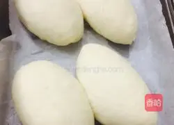 Illustration of how to make Hass bread with powdered sugar 11