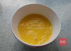 Illustration of how to make egg hand-shredded pancakes 2