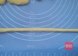 Taiwanese twist bread Illustration of how to do it 6