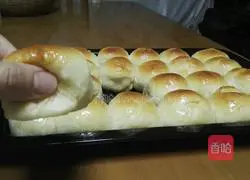 Illustration of how to make soft buns 10