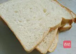 Illustration of making homemade bread crumbs 1