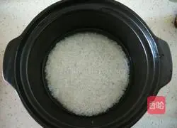 Illustration of how to make preserved clay pot rice 1