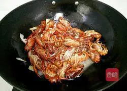 Illustration of how to cook crayfish in sauce 5