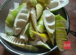 Illustration of how to cook pork with bamboo shoots 8