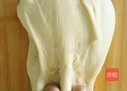 Illustration of how to make heart-shaped coconut bread (hand-kneaded version) 4